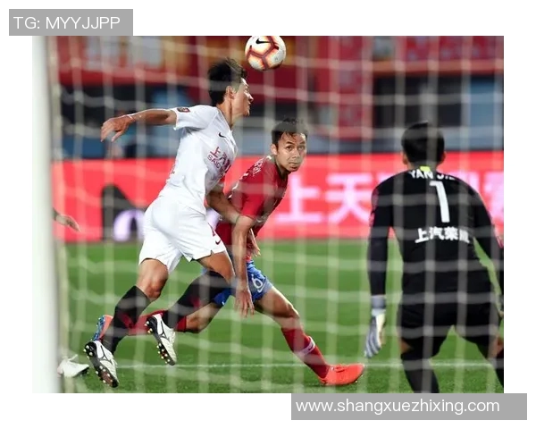 中超焦点战上港迎战建业双方全力争胜展现足球魅力